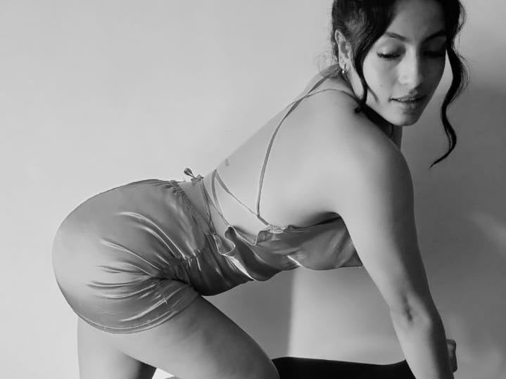 ElliRousse cam model profile picture