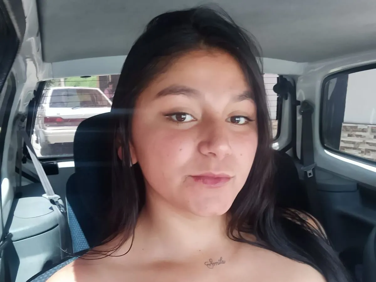 HilaryWild cam model profile picture