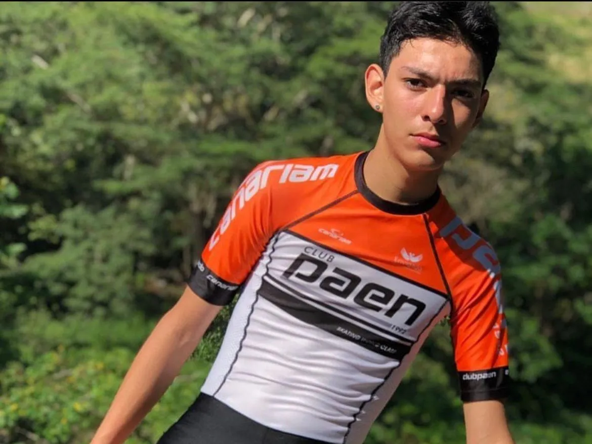 Imagen de perfil de modelo de cámara web de Isaaccol