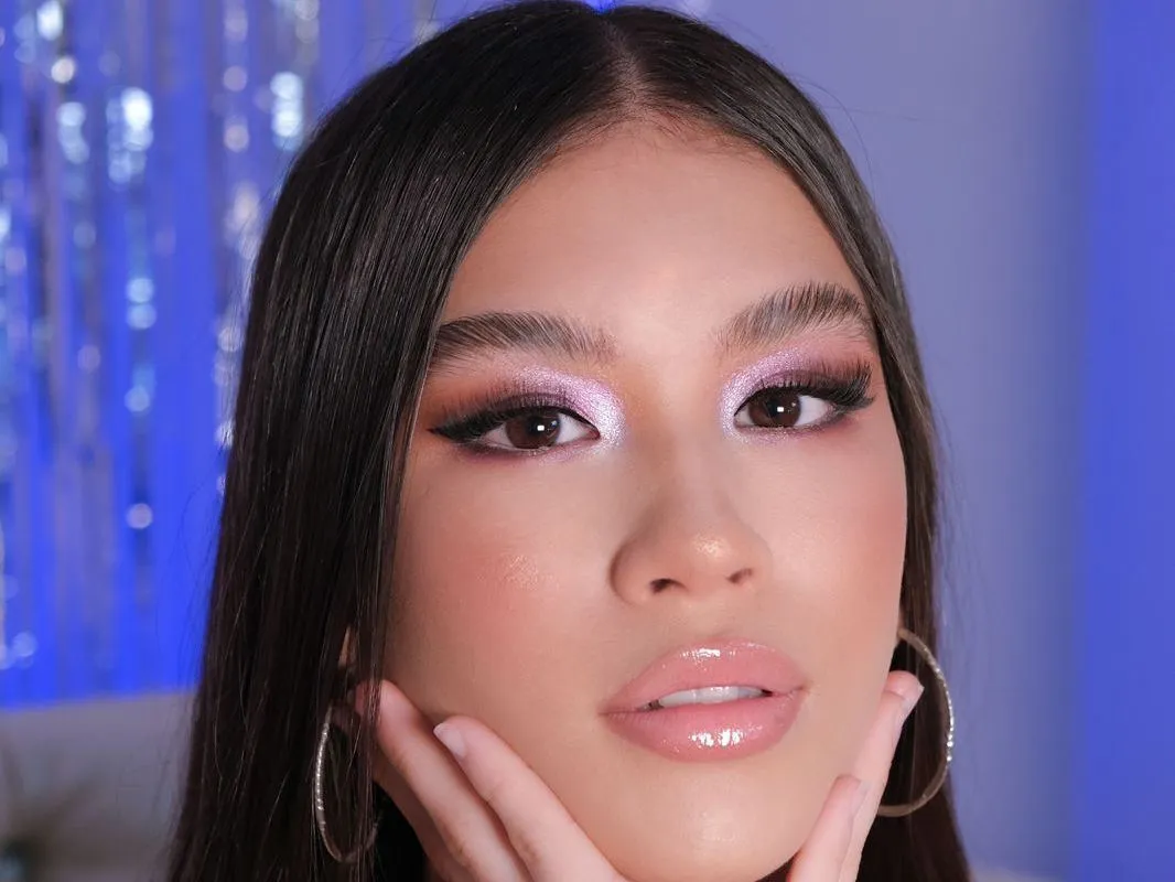 Image de profil du modèle de webcam MeganAbella