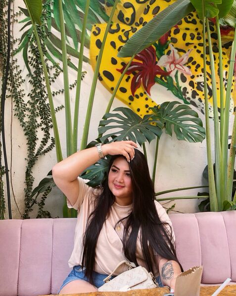 Intérprete TINAHILLS Foto 2