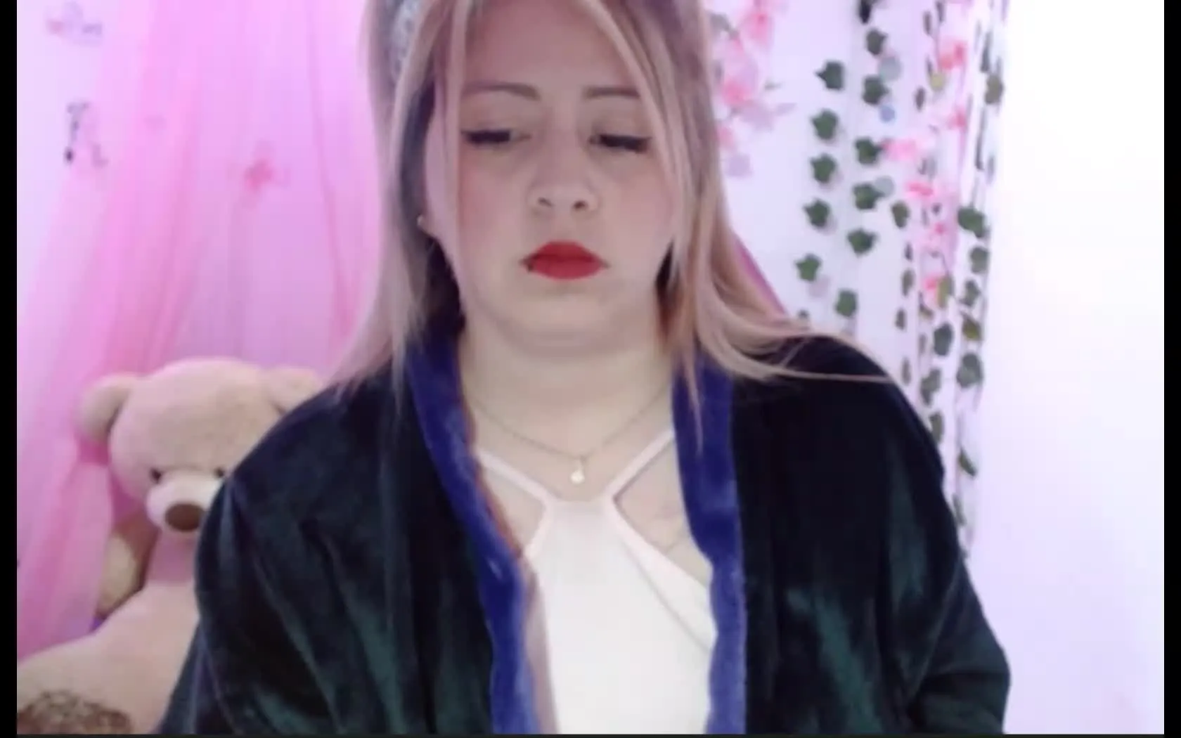 Interprete PrettyThroatSpit Video 1