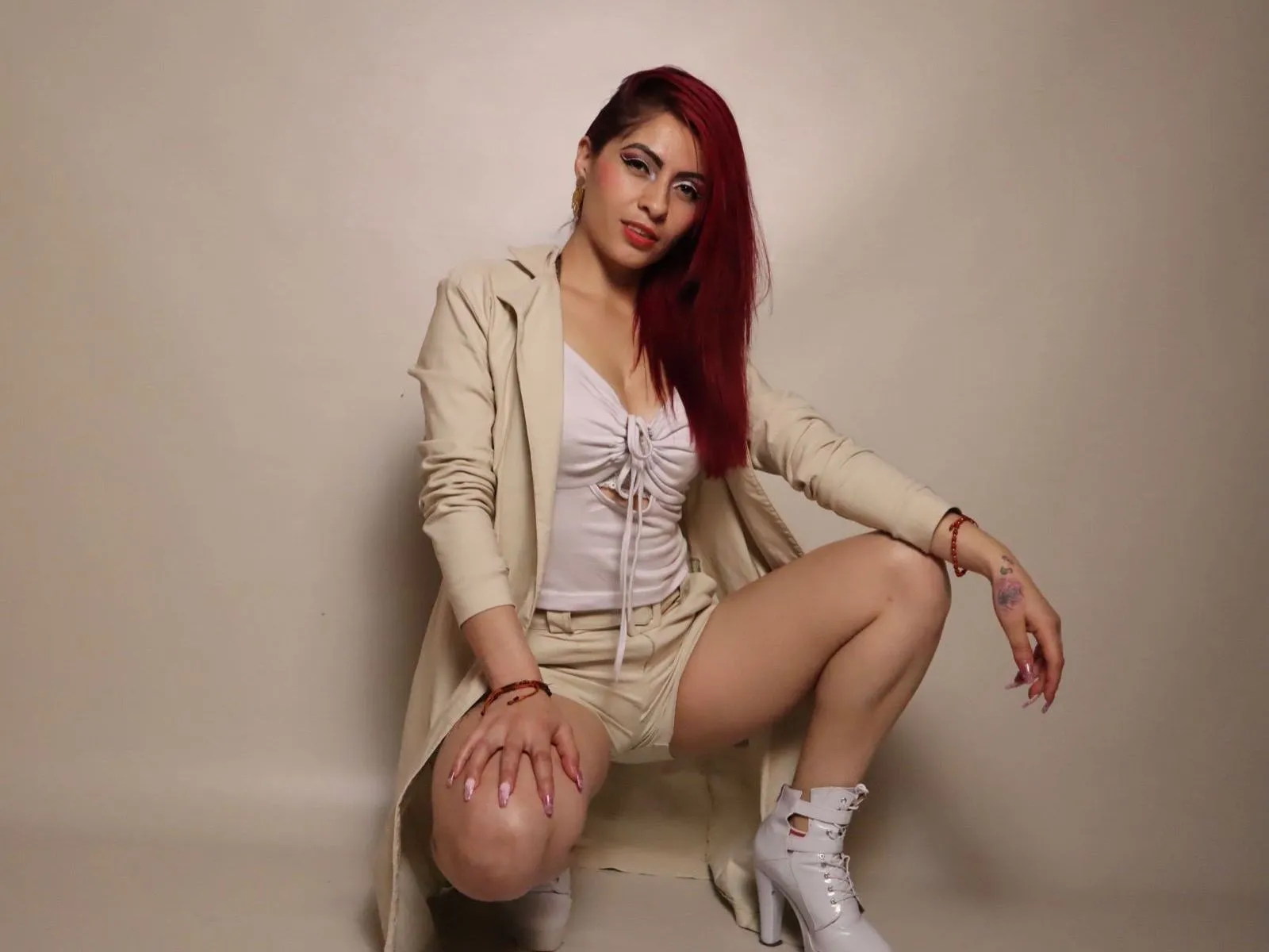 Imagen de perfil de modelo de cámara web de ErzsiR