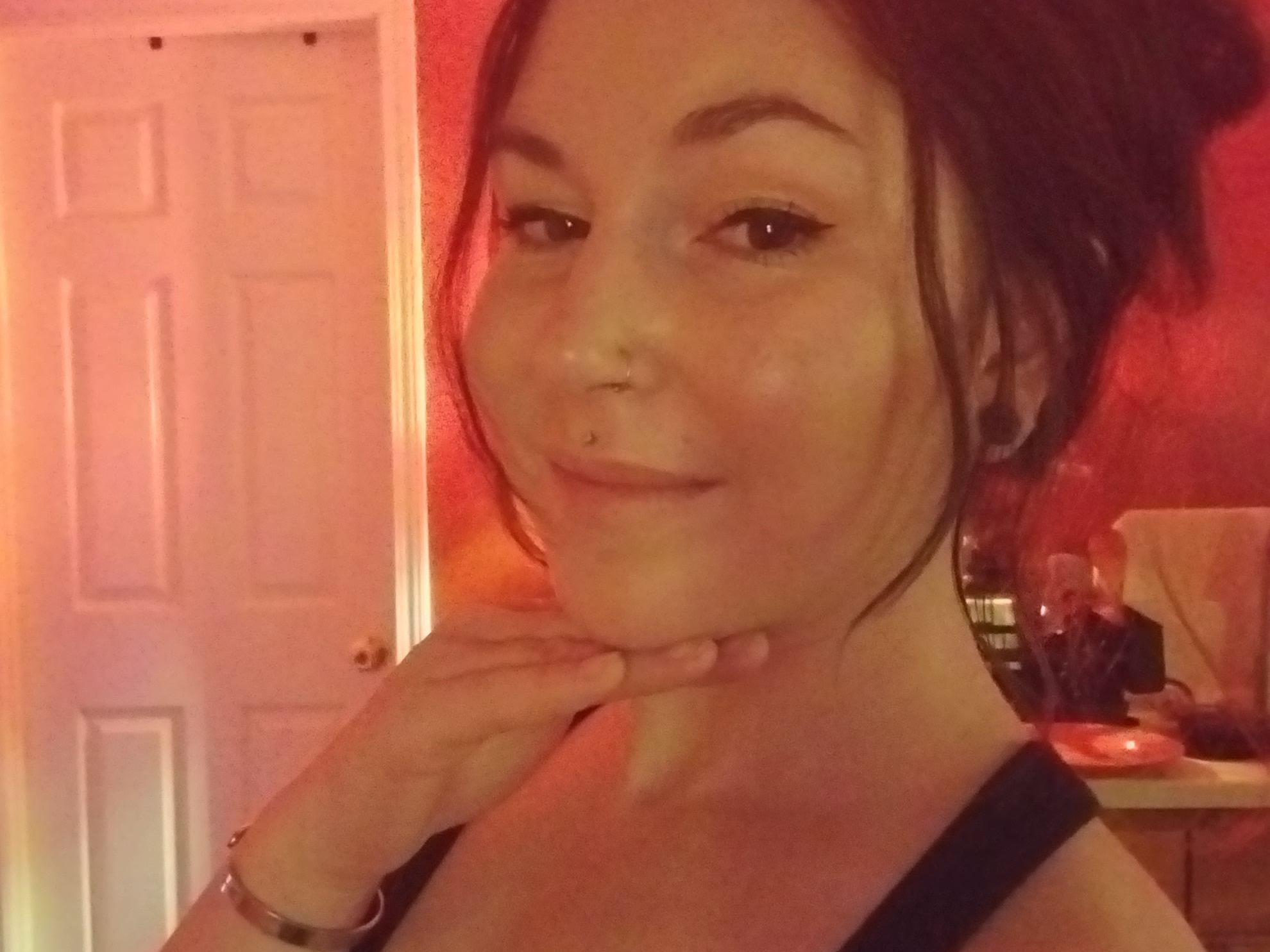 Brookerivers42 cam model profile picture