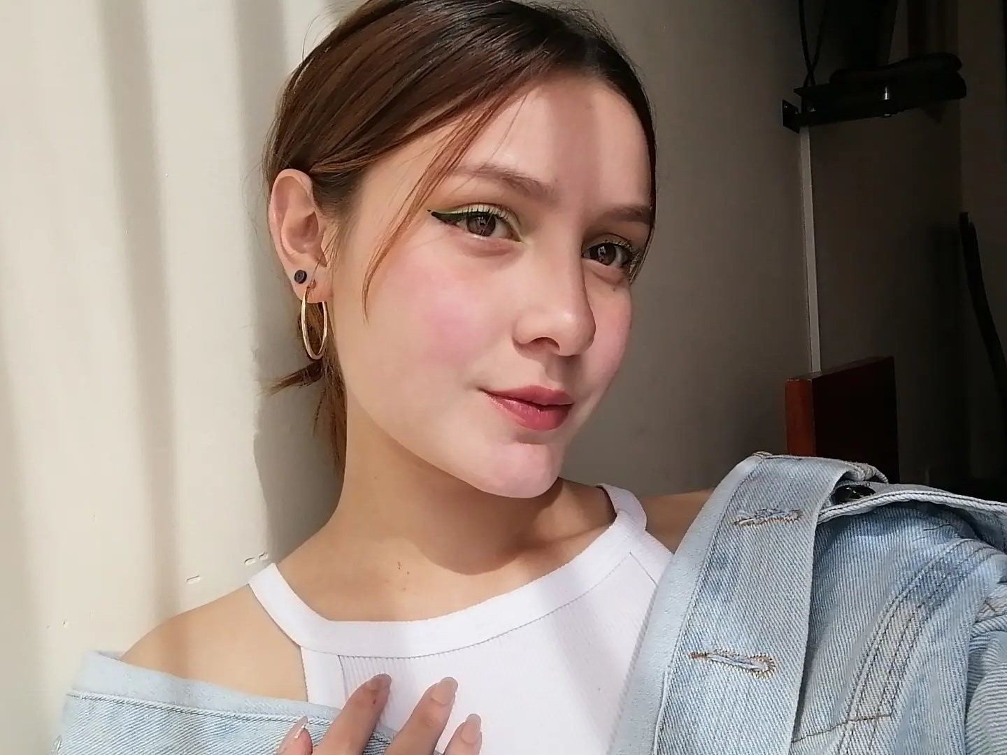 valirieegrayys cam model profile picture