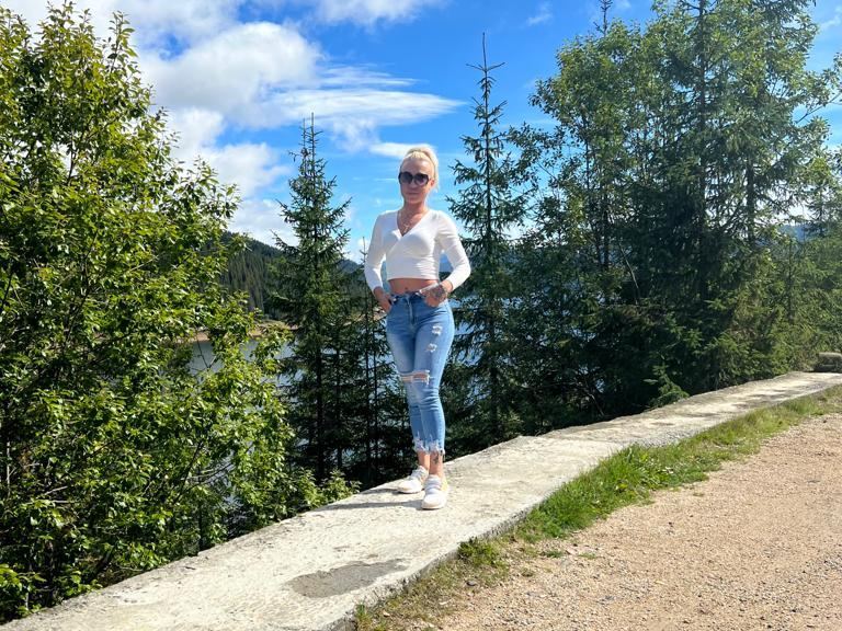 Profilbilde av SUZZANE webkamera modell