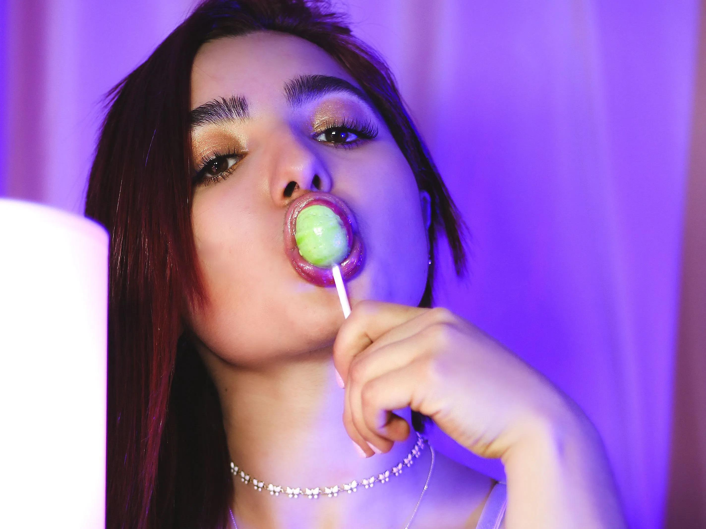 JulayViini profielfoto van cam model