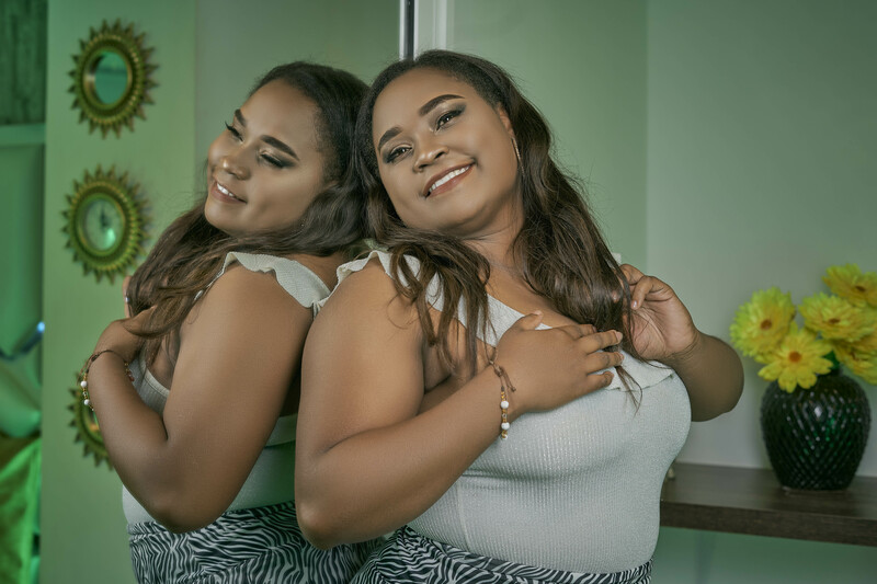 Utøver NahomyLowe Bilde 5