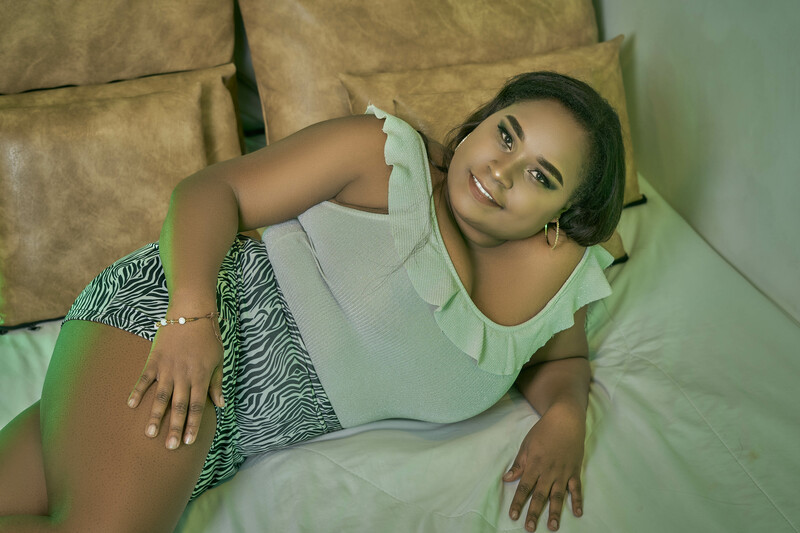 Utøver NahomyLowe Bilde 4