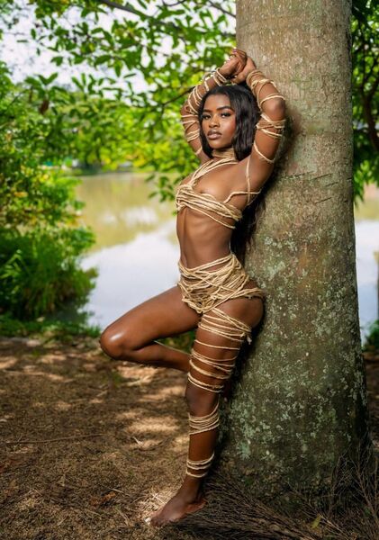 Artist CassandraVegga Foto 3