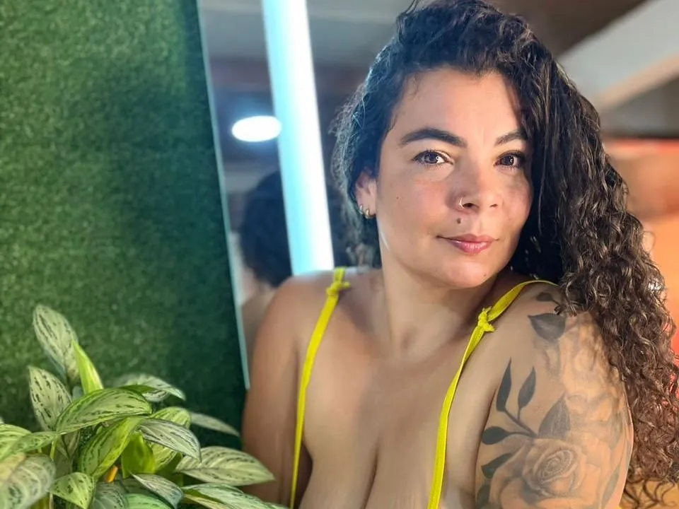 Imagen de perfil de modelo de cámara web de cataleyya018