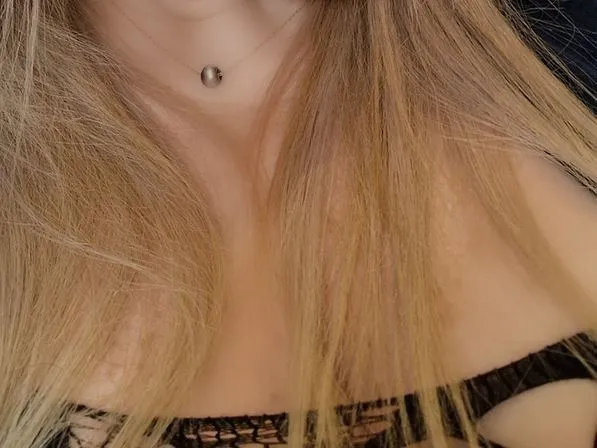 Image de profil du modèle de webcam EasternPromiseX
