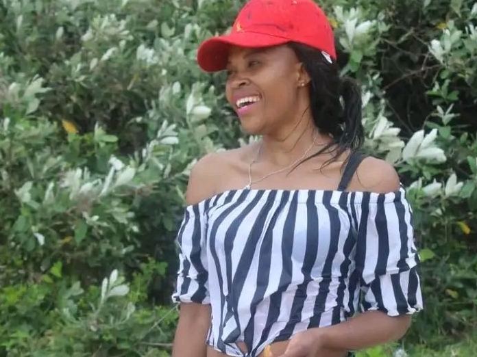 YoungKinkyEbony18 profielfoto van cam model