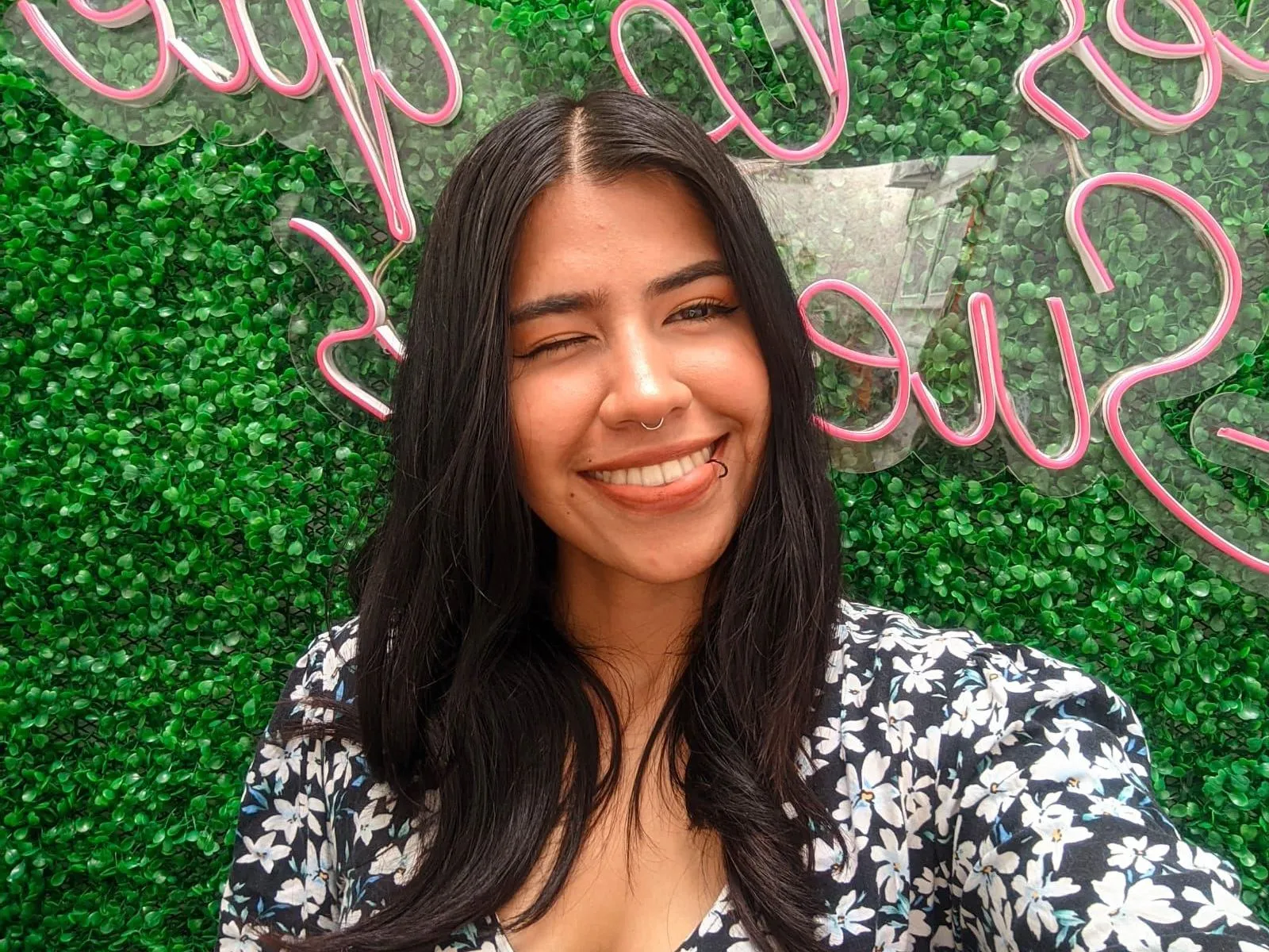 maddybaker profilbild på webbkameramodell