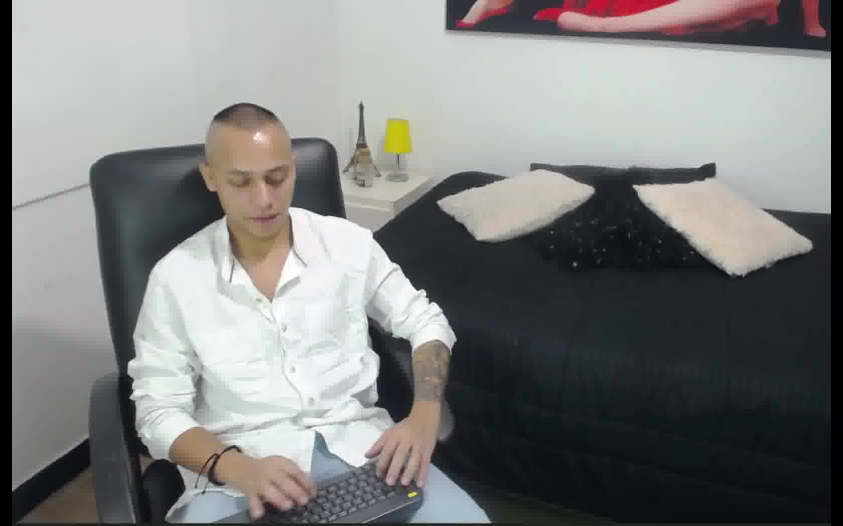 Artist LucianoJoness Video 1