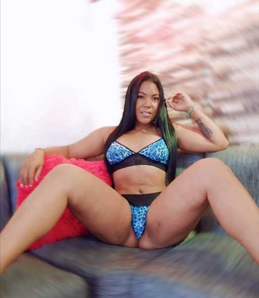 Performer courtneyblue69 Photo 4