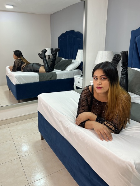 Performer SalomeAdamss Photo 11