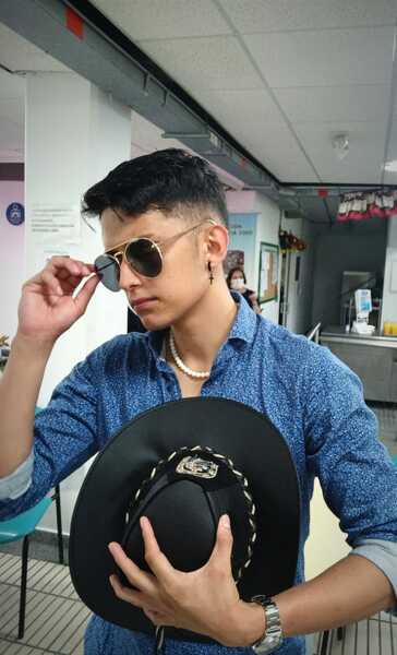 Performer SantiagoColiin Photo 12