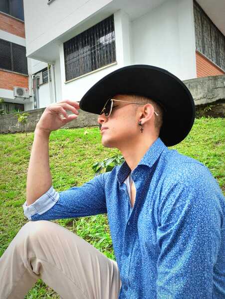 Performer SantiagoColiin Photo 11