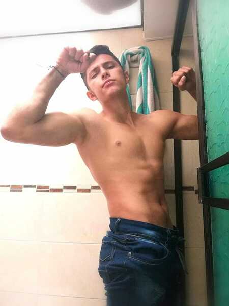 Performer SantiagoColiin Photo 10