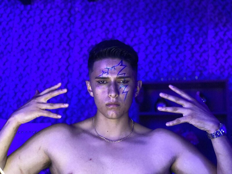 Performer SantiagoColiin Photo 6