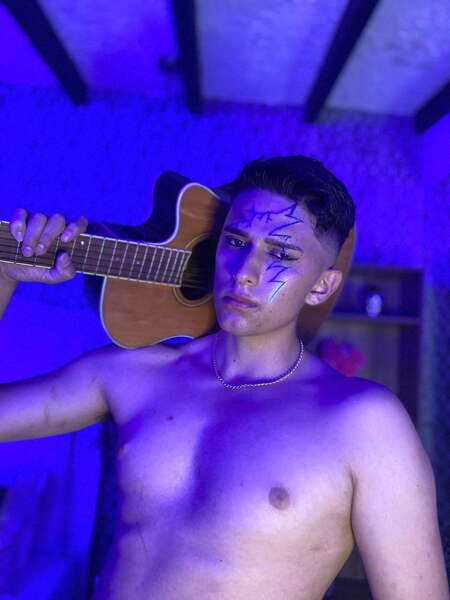 Performer SantiagoColiin Photo 7