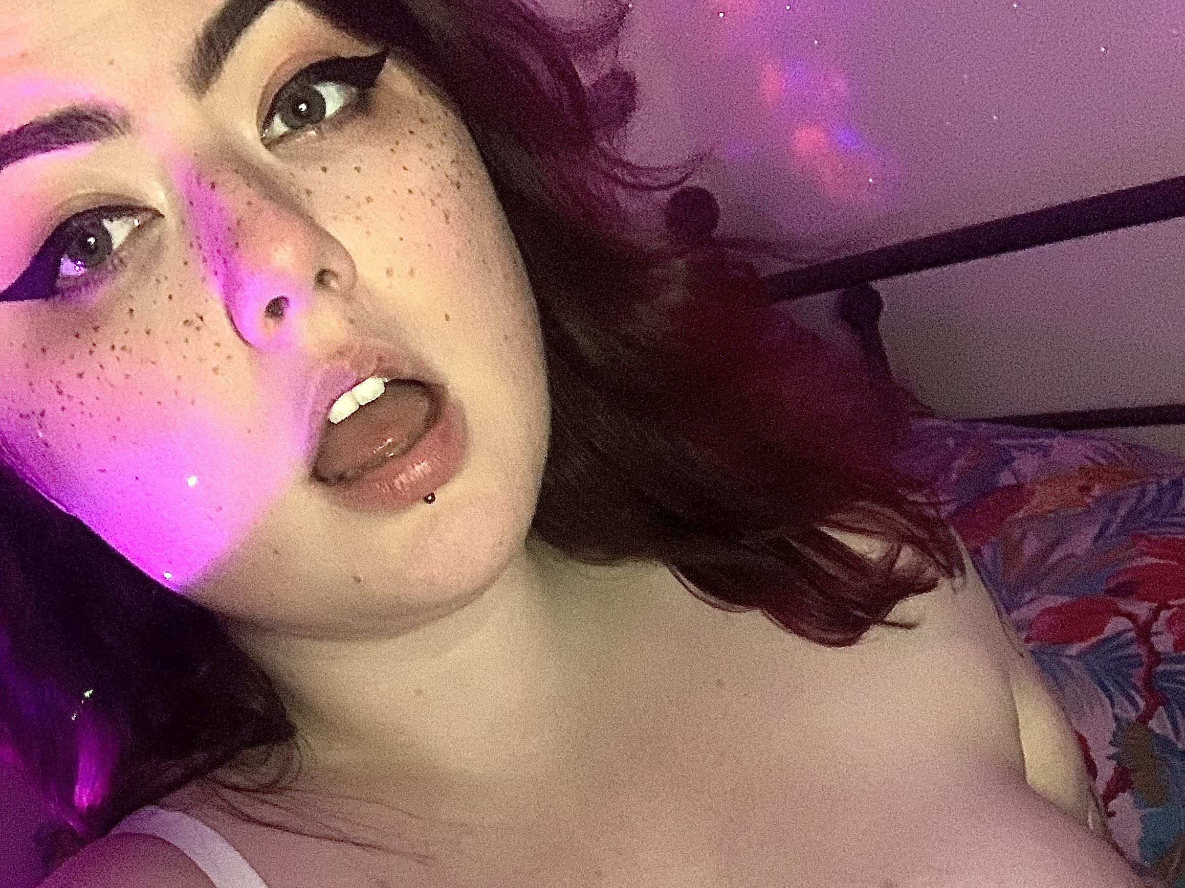 Curiouselle Profilbild des Cam-Modells