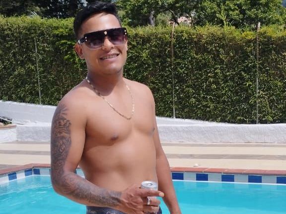 Imagen de perfil de modelo de cámara web de thomasVazquez