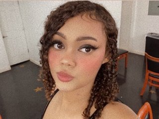 MadiAyala immagine del profilo del modello di cam