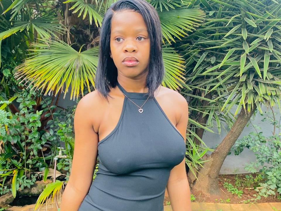 Catalia24 profilbild pÄ webbkameramodell