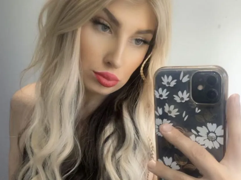 Imagen de perfil de modelo de cámara web de NovaNash