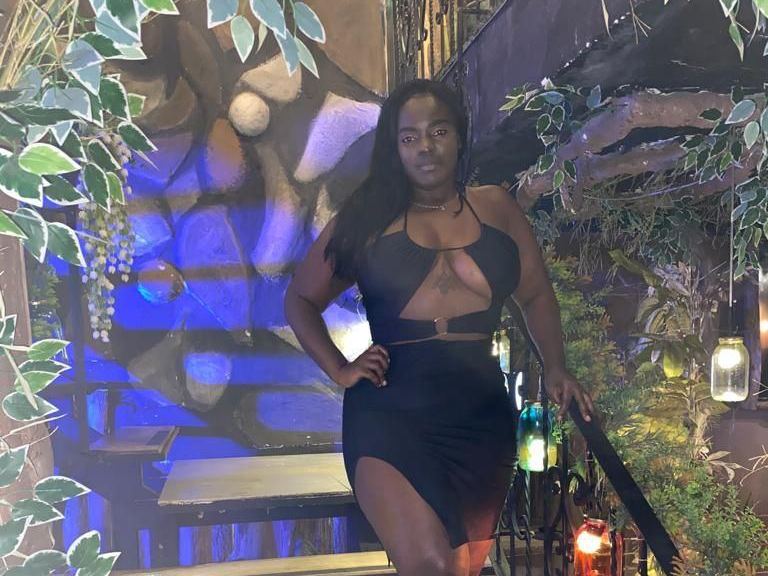 mikaelaallens69 immagine del profilo del modello di cam