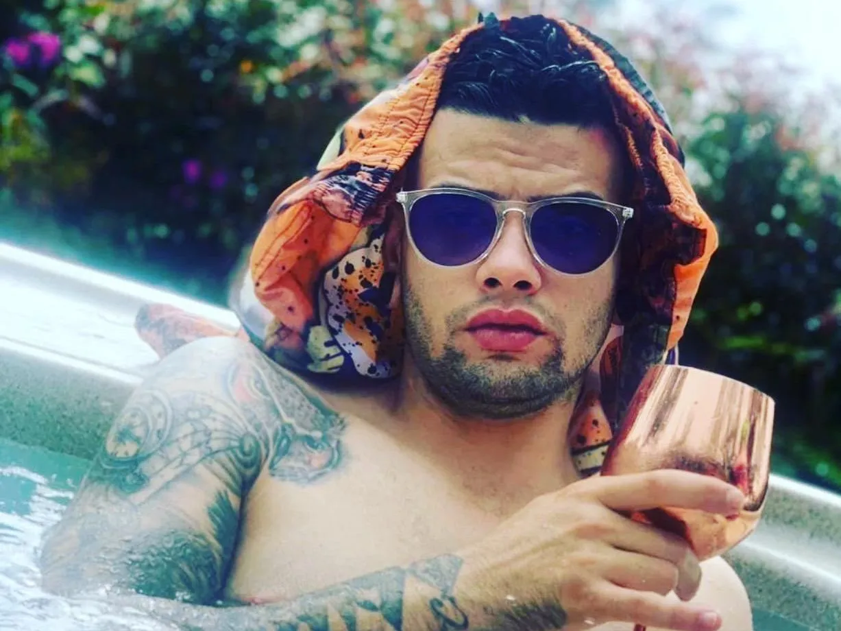 Imagen de perfil de modelo de cámara web de BlueSmithh