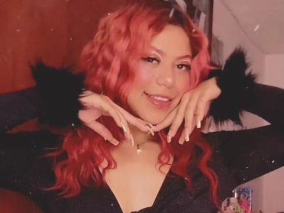 Nayla18 profilbild på webbkameramodell