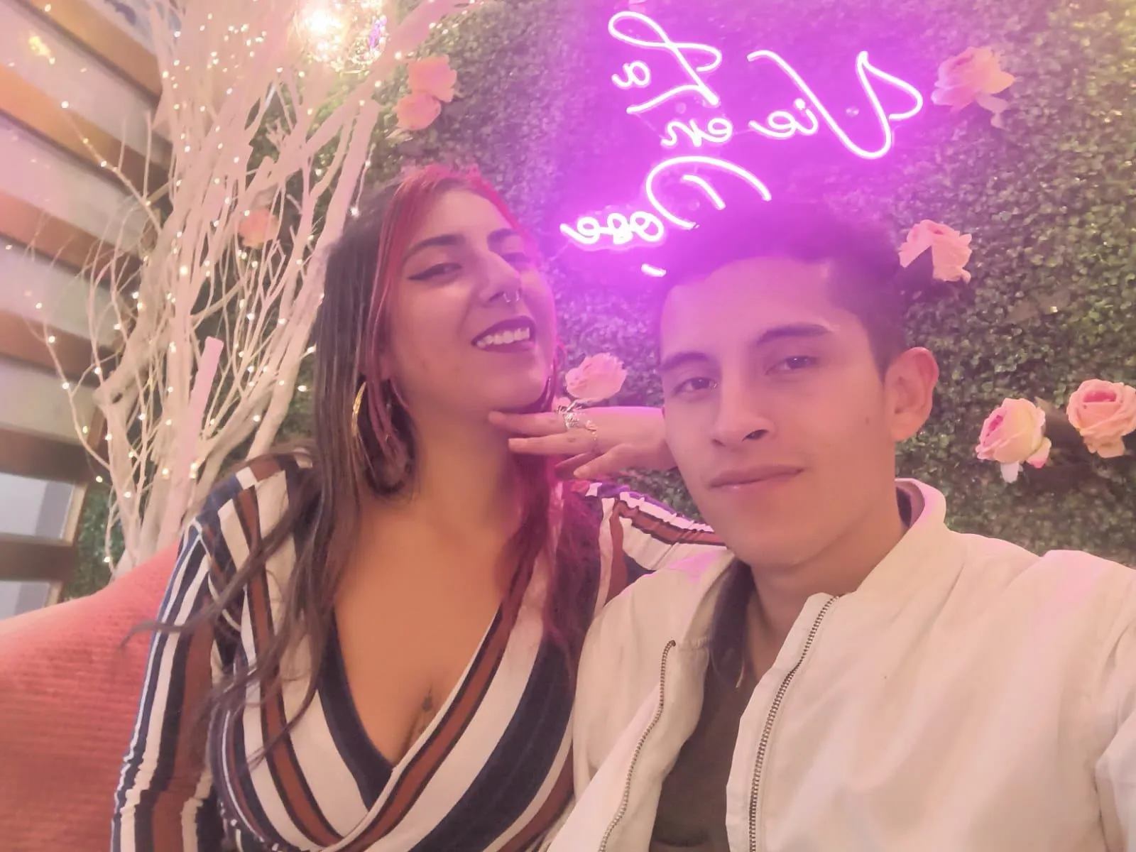 Imagen de perfil de modelo de cámara web de CristalAndNicky