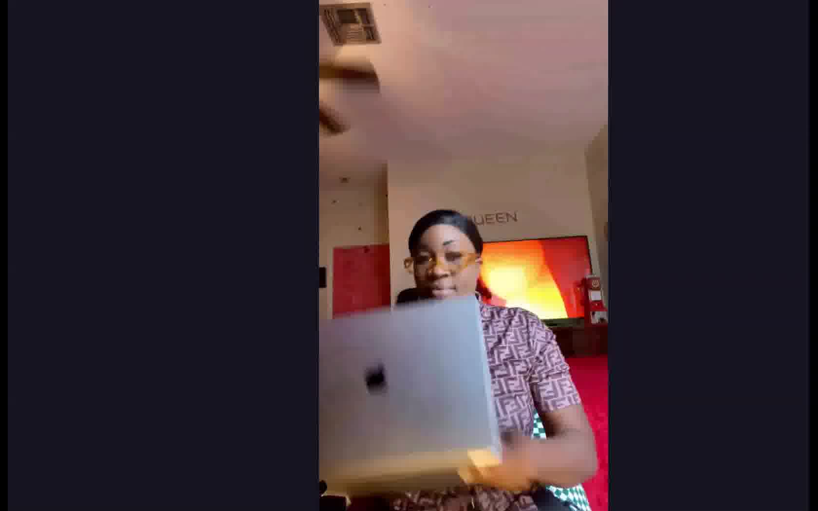 Interprete THEBLACKDAHLIADOMME Video 1