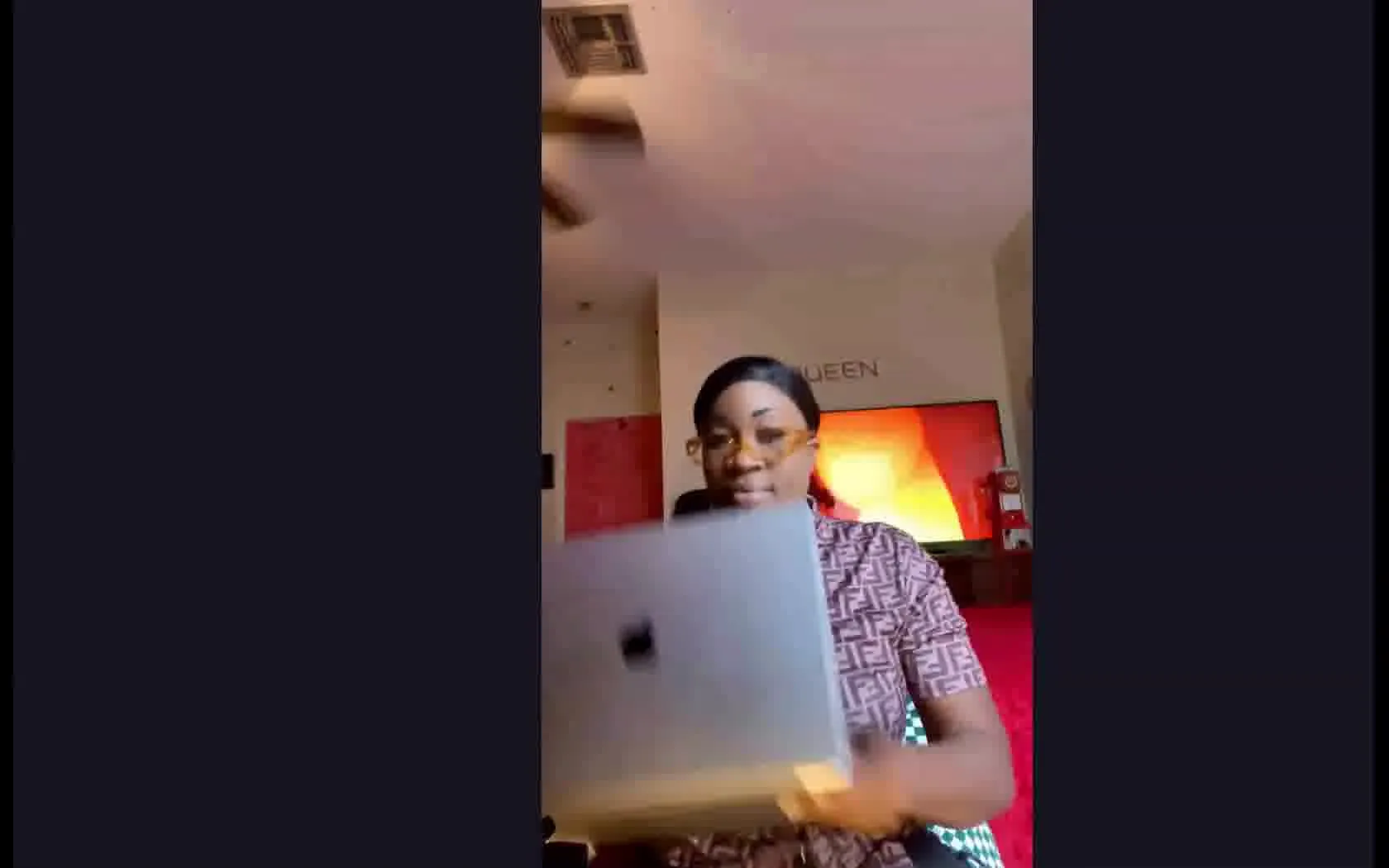 Intérprete THEBLACKDAHLIADOMME Video 1
