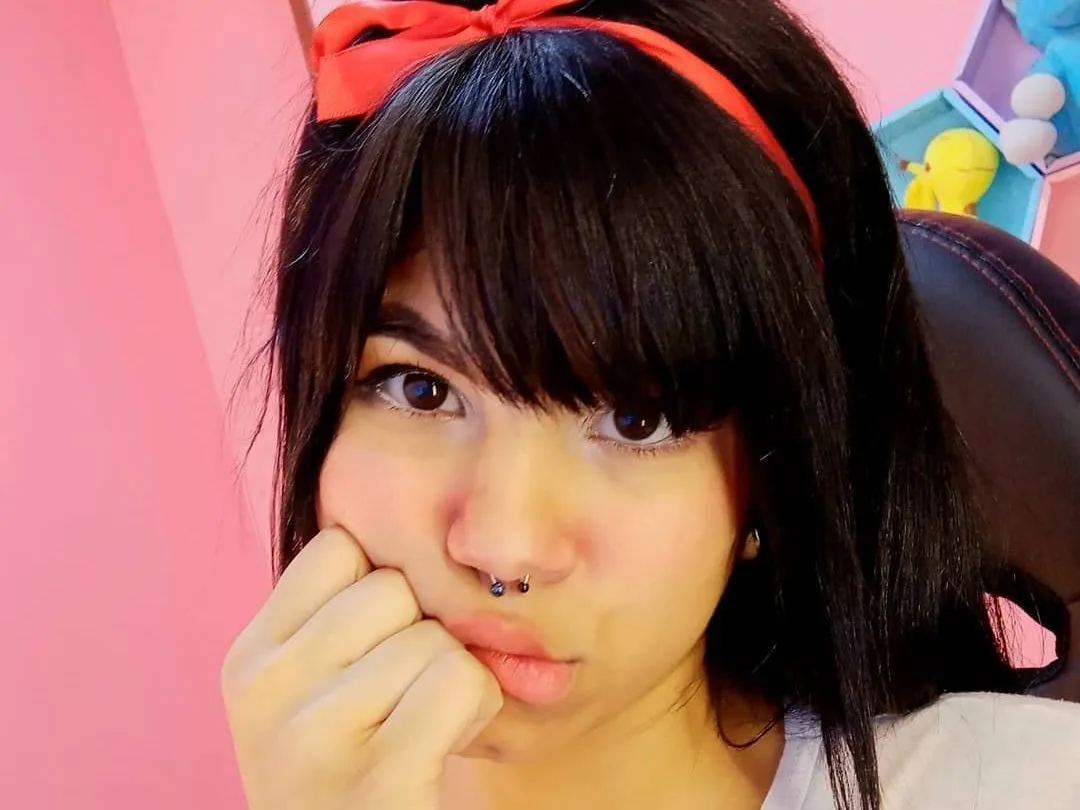 MickasaAkerman cam model profile picture