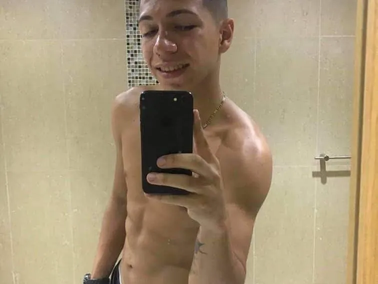 Imagen de perfil de modelo de cámara web de kingcockxx