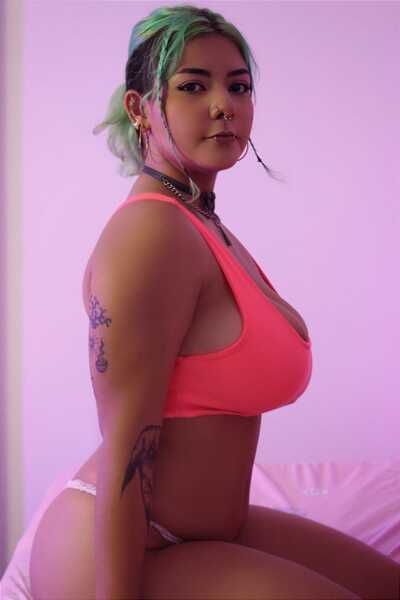 Artist Evelynaradia Foto 6