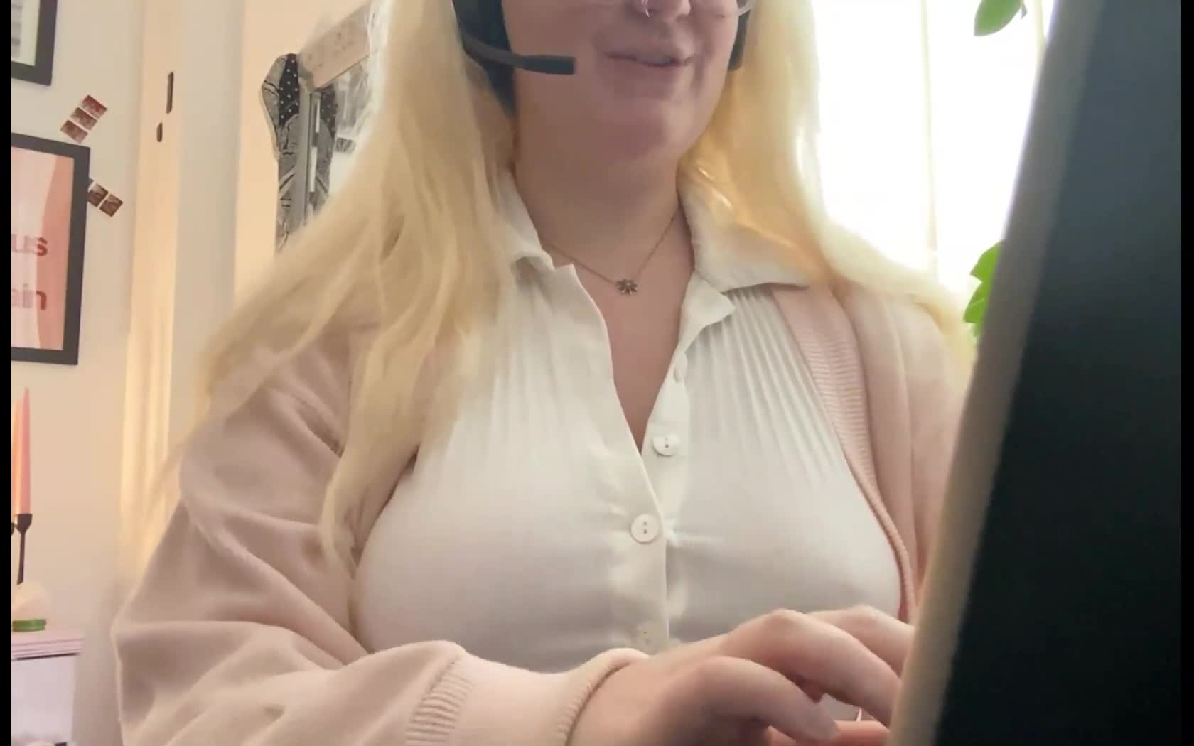 Utøver BigBustyBaby Video 1