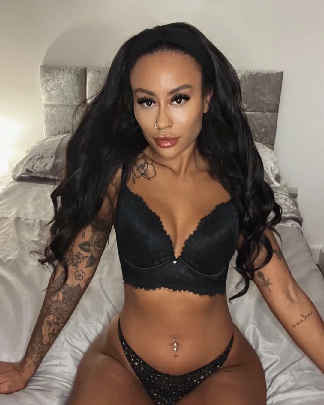 Utøver EbonyFoxxUK Bilde 12