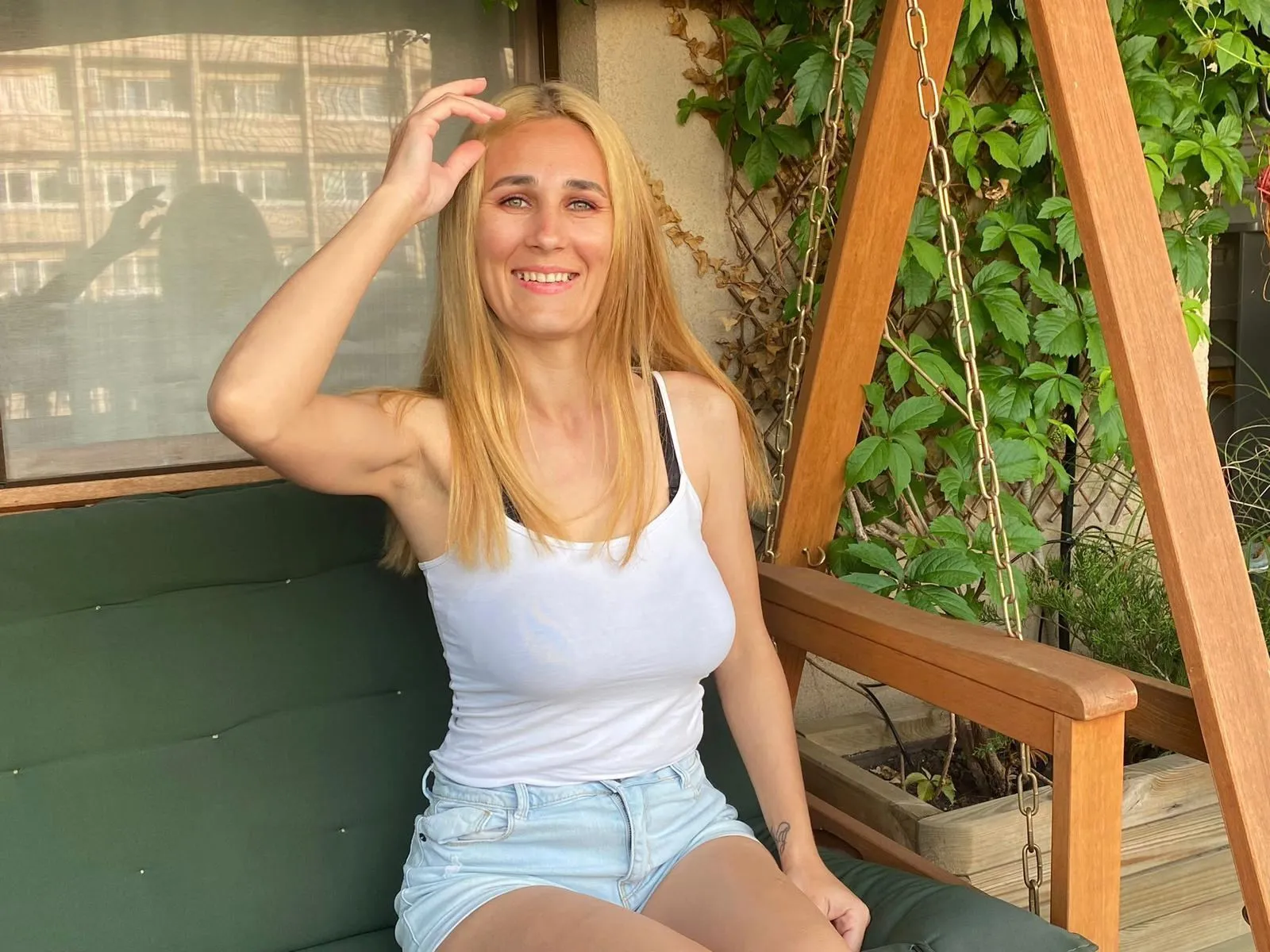 MICAELLAx profielfoto van cam model