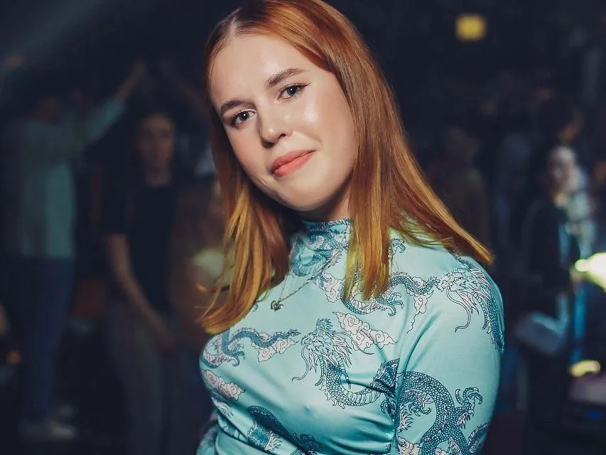 HloeSummer profilbild på webbkameramodell