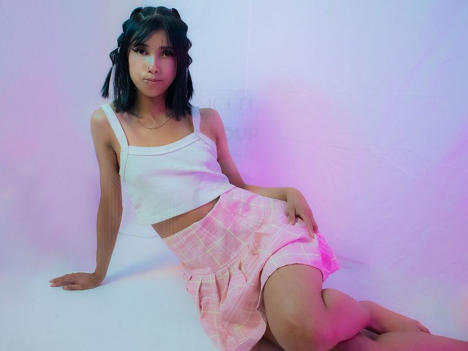 LucyThorner cam model profile picture