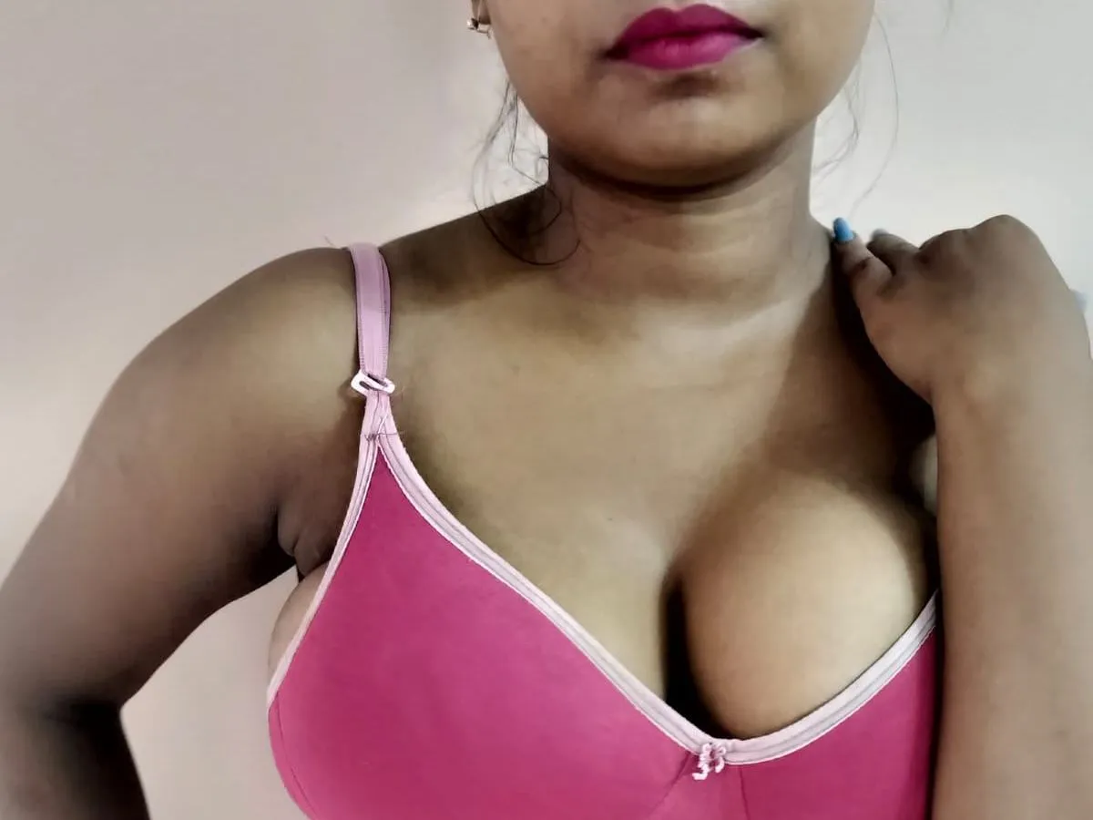 Imagen de perfil de modelo de cámara web de BABYNUPUR20005