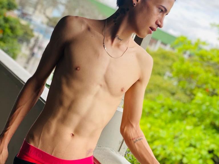 Imagen de perfil de modelo de cámara web de MaxxPervert19