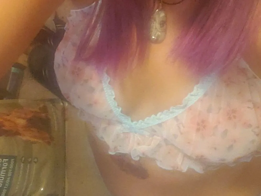 FriskyKitty4You immagine del profilo del modello di cam