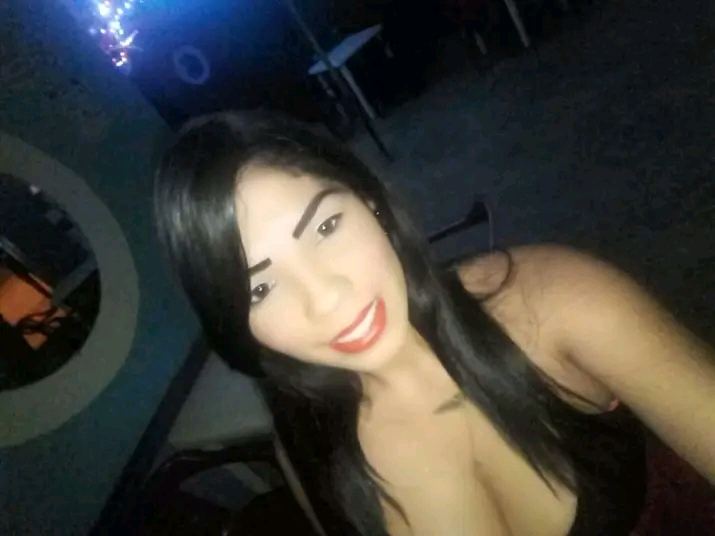 Imagen de perfil de modelo de cámara web de Miasweethot18