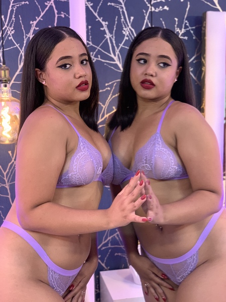 Performer AdelaAndrews Photo 2